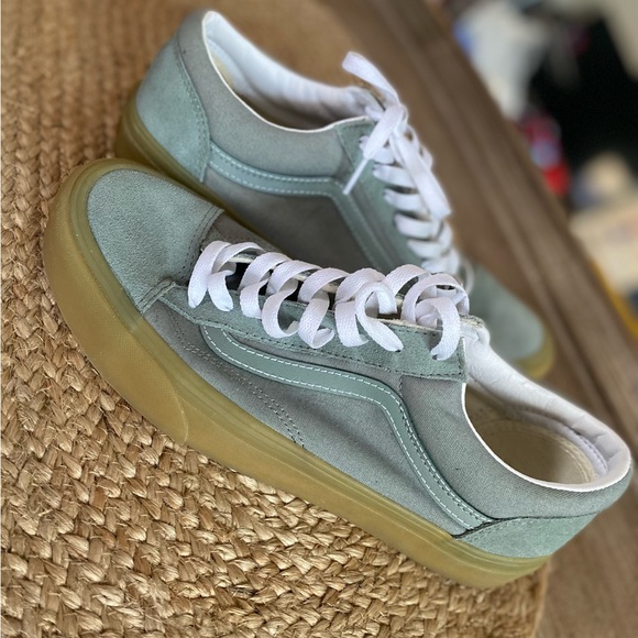 Men’s Vans - Picture 6 of 11